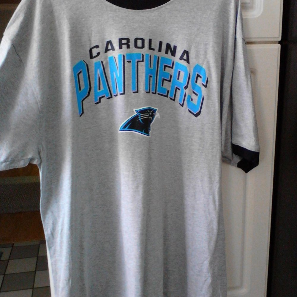 Men's  XL Panthers short sleeve tee shirt